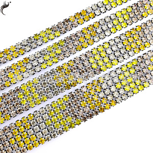 Tira de diamantes de imitación de tres filas de colores mixtos, 5 mm, redonda y facetada, accesorio de joyería DIY para decoración de ropa, zapatos y bolsos. - Product Image 2