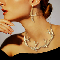 Ensemble de bijoux fantaisie pour femme, 2 pièces : Collier colombe et boucles d'oreilles pendantes oiseau, plaqué or vintage, avec pendentif animal populaire