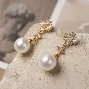 Orecchini pendenti con zirconi a forma di fiocco di neve per donna, gioielli di moda eleganti e delicati - Product Image 6