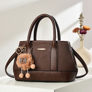 Wholesale Women Handbags Casual Outdoor Travel Crossbody Bag Lady's Leather Tote Bag - Product Image 1