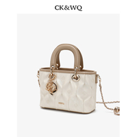 Sac à main mini tote de luxe blanc beige avec blocs de couleur et breloque métallique, sac messager pour femme pour le quotidien, le shopping et les rendez-vous