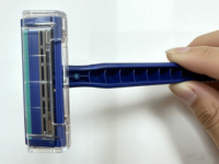 Lames de rasoir jetables durables à 2 couches pour hommes, vente en gros pour hôtels, supermarchés et magasins de proximité