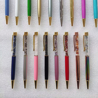 Vente en gros de produits spirituels pierres de chakra mélange naturel de copeaux de quartz stylo à bille pour cadeau