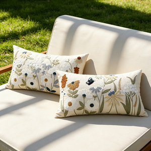 Fundas de Almohada Decorativas Bordadas con Diseño Floral, 18x18, Funda de Cojín de Lona de Polialgodón Premium con Diseño de Jardín Botánico - Product Image 1