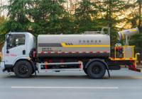 Camion d'arrosage multifonctionnel Dongfeng 8m ³ pour voiture