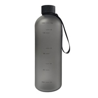 Botella de Agua Deportiva de Plástico Esmerilado de 1500 ml, a Prueba de Fugas, con Correa de Transporte