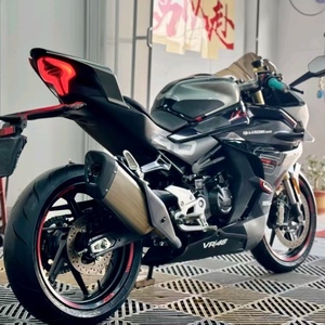 Motocicleta Deportiva <span class=keywords><strong>CF</strong></span> <span class=keywords><strong>450</strong></span> SR de Alto Rendimiento con Motor de 449 cc Refrigerado por Líquido y Cilindrada de 250 cc - Product Image 3