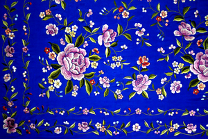 Châle de flamenco espagnol en soie pure brodée à la main, 54 pouces, Manton de Manila, 100% - Product Image 2