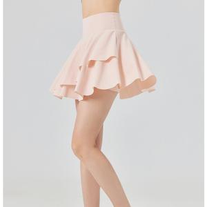 Jupe de tennis mini évasée à volants superposés taille haute pour femme, avec poches latérales et short intégré, séchage rapide, idéale pour le yoga et le golf - Product Image 3