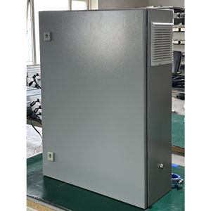 Caixa de Distribuição de Energia Industrial em Aço Inoxidável IP66 para Uso Externo, Baixa Tensão, Revestida a Pó, com Disjuntor - Product Image 1