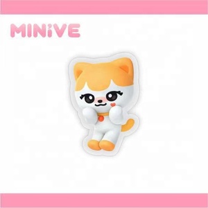 Venta al por mayor Kpop Minive coreano lindo soporte de agarre plegable IVE soporte de enchufe soporte de teléfono móvil soporte de expansión de dedo - Product Image 5