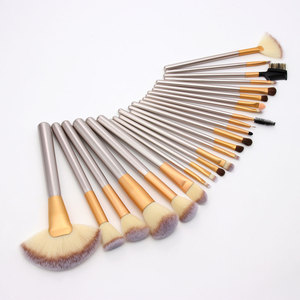 Imprimir su propia marca 18 pcs blanco cremoso <span class=keywords><strong>persa</strong></span> de fibra y pelo de <span class=keywords><strong>caballo</strong></span> de cepillo del maquillaje con el bolso cosmético - Product Image 5