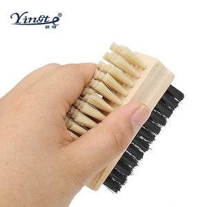 Brosse à chaussures double face en bois massif Yinste avec poils de porc et fibres PP pour l'élimination des taches - Product Image 4
