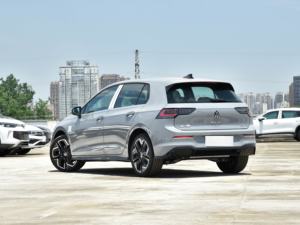 VW <span class=keywords><strong>Golf</strong></span> 2025 300TSI R Line Moteur Turbo Haute Performance 1.5T Boîte Automatique Traction Avant Conduite à Gauche Arrière Offre Spéciale pour Voiture - Product Image 3