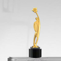 Trophée de récompense en métal de haute qualité en forme d'étoile dorée, styles multiples, fabrication directe d'usine, vente en gros