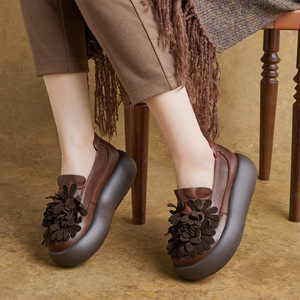 Zapatos Planos de Mujer 2026, Diseño Étnico Floral, Hechos a Mano, Punta Redonda, Plataforma con Tacón de Cuña, Cuero Vacuno Vintage - Product Image 3