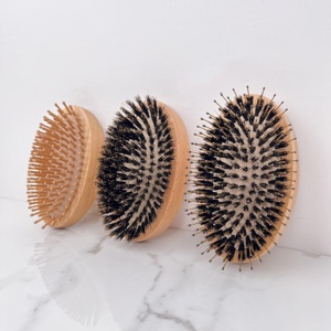 Cepillo de <span class=keywords><strong>Pelo</strong></span> Ovalado Compacto de Madera para Mujer con Cerdas de Jabalí, Cojín de Aire, Desenreda, Marca Privada, Peine de Masaje Capilar para un Mejor Cuidado del Cabello - Product Image 1