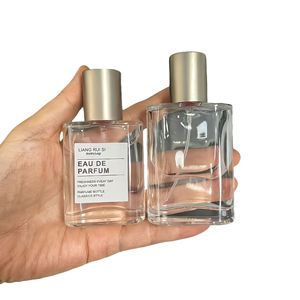 ขวดสเปรย์น้ำหอมแบบพกพาขนาด 30 มล. 50 มล. ขวดแก้วแบบเติมได้ ความจุมาก - Product Image 2