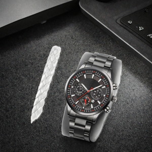 Montre pour homme en acier inoxydable avec boîtier en alliage tendance, aiguilles lumineuses, calendrier, mouvement à quartz, style sportif et professionnel - Product Image 2