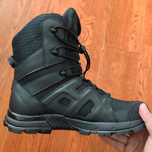<span class=keywords><strong>Bottes</strong></span> tactiques d'extérieur |   Cuir de vache + EVA + Semelle en caoutchouc respirante et protectrice |   Fermeture à lacets |   OEM/ODM disponible |   Noir/Boue - Product Image 6