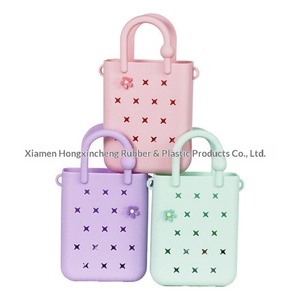 En stock al por mayor: Bolso de playa de silicona para niñas, pequeño, impermeable, con diseño cuadrado hueco y orificios, estilo DIY, lindo, tipo bandolera para niños. - Product Image 4