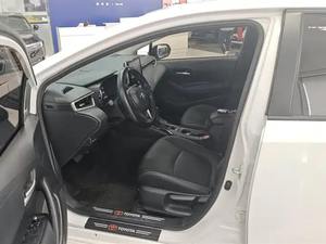 2021 Toyota Corolla 1,2 T 2017 Elite PLUS Edition coche de segunda mano con volante a la izquierda para exportación - Product Image 6