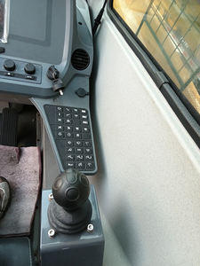 מנוף בום רכוב <span class=keywords><strong>XCMG</strong></span> רשמי מדגם XCA60-EV, מנוף כבד <span class=keywords><strong>60</strong></span> טון, משומש, מתוצרת סין, לעבודות בנייה. - Product Image 6