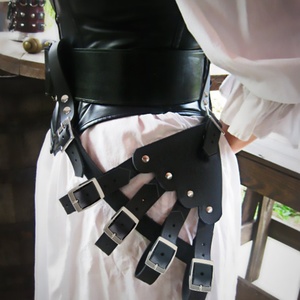 Portacuchillas de Cuero para Múltiples Espadas |   Soporte Medieval Ajustable para Cinturón de Múltiples Armas |   Accesorio de Cosplay de Caballero Pirata Ren Faire LARP - Product Image 2