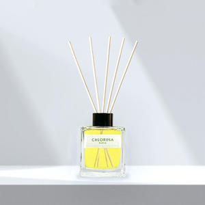 CLORINA-Diffuseur d'aromathérapie en verre 50ml avec parfum frais-Cadeau emballé dans une belle boîte cadeau - Product Image 3