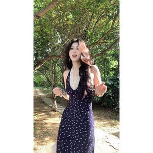 Korean Style Lace Patchwork Floral Print Halter Long Dress Tight Waist Beach Leisure Casual Dress - Product Image 3