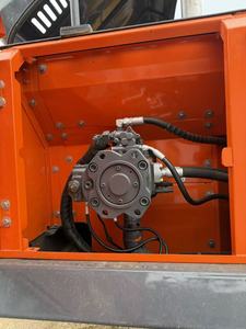 Excavadora de cadenas Doosan DX260LC usada de 26 toneladas, bien mantenida, para proyectos de minería y movimiento de tierras, con certificación CE EPA, en stock. - Product Image 6