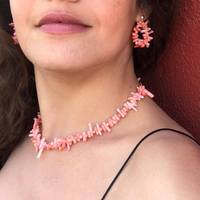 Femmes été plage mode motif géométrique collier et boucles d'oreilles ensemble naturel corail pierre perlée bijoux pour cadeaux