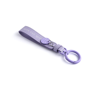 Porte-clés Fashion Purple Private Label Porte-clés en cuir PU avec nom personnalisé avec petit pendentif