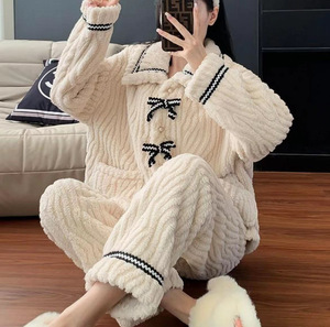 Nuovo <span class=keywords><strong>Pigiama</strong></span> Invernale Lussuoso e Caldo per Donne, Abbigliamento da Casa in Velluto Corallo Ispessito, Maniche Lunghe e <span class=keywords><strong>Pantaloni</strong></span> in Flanella - Product Image 3