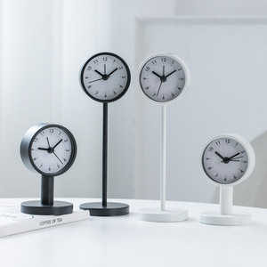 Réveil transfrontalier au design nordique simple et moderne, minimaliste, à piles, en métal et verre, avec mouvement à secondes apparentes et fonction de chronométrage - Product Image 4