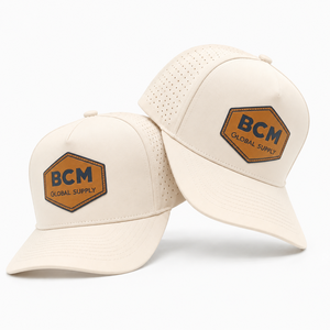 Casquette de golf en cuir avec emblème, 5 panneaux, personnalisable, haute qualité, faible MOQ, boucle métallique, séchage rapide, respirante, durable, unisexe - Product Image 1