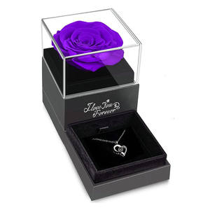 Caja colgante de anillo de doble puerta para el día de San Valentín, joyero de flores eternas en forma de manzana navideña - Product Image 4