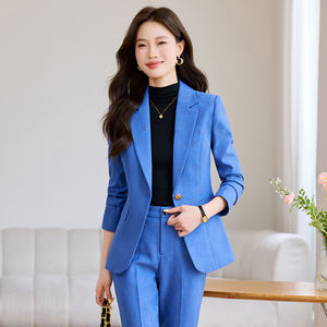 ชุดสูทสองชิ้นสีเขียวสำหรับผู้หญิง ผลิตจากวัสดุพิมพ์คุณภาพสูง ลายเสื้อเบลเซอร์กระดุมเดี่ยวและกางเกงขายาว จากประเทศจีน - Product Image 2