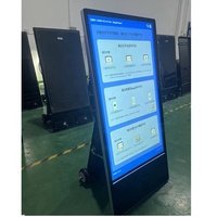 Layar iklan TV pintar Android 43 55 inci, pengisian daya baterai portabel luar ruangan tampilan LCD Digital dengan Wifi Android