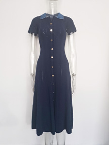 Nuovo Arrivo: Abito Lungo Elegante in Maglia con Scollo a V, Maniche Corte, Patchwork in Denim e Fibbia Metallica in Vita - Product Image 6