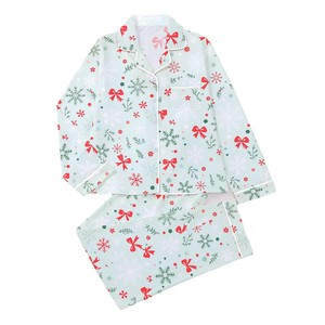 Setelan Piyama Wanita Motif Salju Natal dengan Kerah Notch, Lengan Panjang, Celana Panjang, Bahan Sutra Susu, Kancing, Pakaian Tidur, Cetak Logo Kustom - Product Image 5