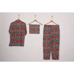 Ensemble de pyjama en coton uni pour femmes, vêtements de nuit à boutons, doux et respirant, vêtements de nuit à manches longues, ensemble de détente été automne fait à la main - Product Image 1