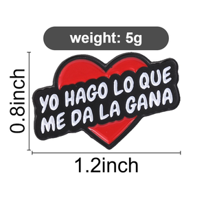 เข็มกลัดเคลือบสีแดงลายคำพูดภาษาสเปน "Yo Hago Lo Que Me Da La Gana" สำหรับตกแต่งกระเป๋าเป้ - Product Image 6