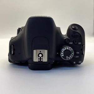 Appareil photo reflex numérique EOS <span class=keywords><strong>600D</strong></span> 100 % <span class=keywords><strong>neuf</strong></span>, vidéo HD 8MP, zoom optique, objectif à capteur EF F1.8, chargeur de batterie et carte mémoire inclus (État : Bon) Non - Product Image 3