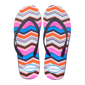 Chanclas de Playa Coloridas a Rayas, Antideslizantes, Sandalias de Verano, Fabricante de Pantuflas de PVC y PE con Logotipo Personalizado, Zapatos Casuales para Mujer - Product Image 3