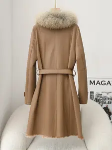 Cappotto <span class=keywords><strong>in</strong></span> <span class=keywords><strong>Pelliccia</strong></span> <span class=keywords><strong>Ecologica</strong></span> Originale da Donna Lunghezza Media con Collo <span class=keywords><strong>in</strong></span> <span class=keywords><strong>Pelliccia</strong></span> di Volpe Slim Fit <span class=keywords><strong>in</strong></span> Pelle di Agnello - Product Image 3