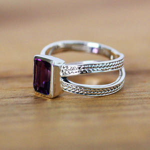 Anello H387 con Gemma Taglio Smeraldo Geometrico in Argento 925 con Montatura a Castone, Unisex per Uso Quotidiano - Product Image 5