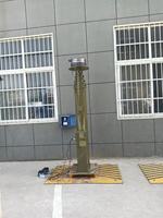 Mât télescopique électrique robuste pour l'installation d'antennes de communication