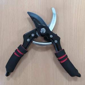 Ciseaux de taille professionnels pour branches d'arbres de jardin, avec poignée souple antidérapante et verrou de sécurité - Product Image 2
