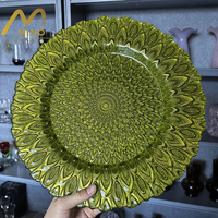 Assiettes de présentation rondes de luxe en verre de 13 pouces, motif plumes vert citron, texture texturée, pour décoration de banquets de mariage